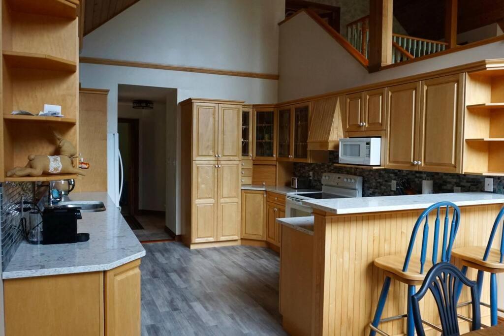 Chalet Style Cottage Near Shawnigan Lake Buitenkant foto