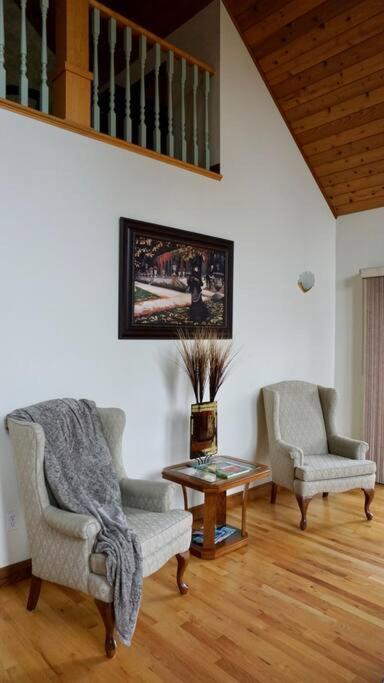 Chalet Style Cottage Near Shawnigan Lake Buitenkant foto